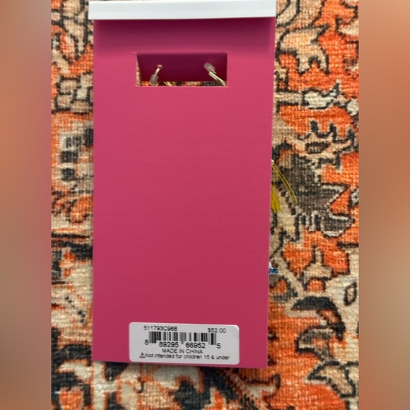 Betsey Johnson Dangle Earrings Mismatched Gold Tone Nutcracker Girl Red Heart - Picture 5 of 5